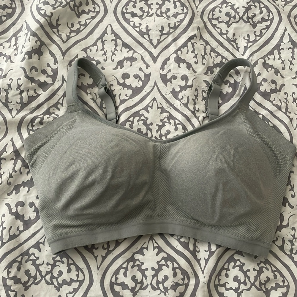 True and Co Wireless bra